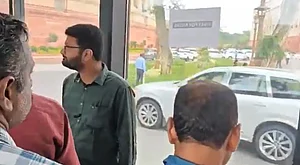 X/@PCITweets
: On Monday, several journalists were asked to stay in the glass enclosure on the premises and not crowd the main entrance ‘Makar Dwar’.